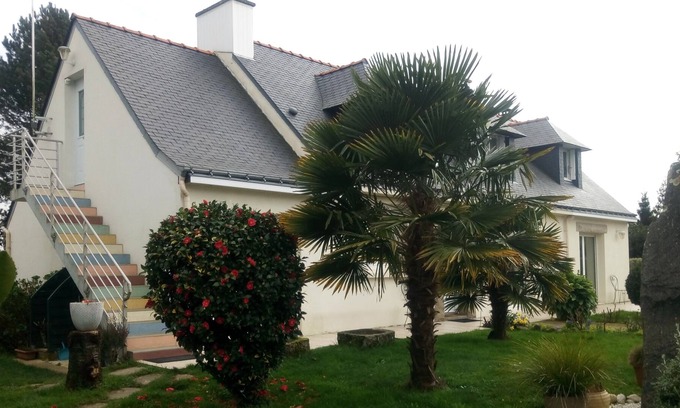 Le Guerno Apartment | Cozy, quiet apartment