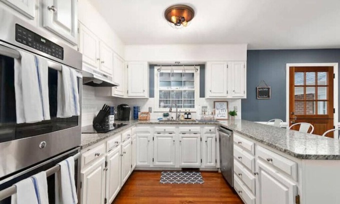 Carriage Hills House | Cozy & Relaxing Home, Hot Tub, Fire Pit, Deck