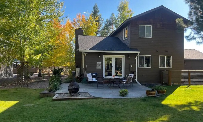 La Pine House | Cozy, relaxing house near La Pine State Park. Dogs ok!
