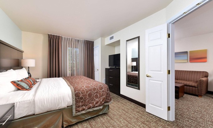 Enterprise Resort | Cozy resort in brilliant Las Vegas with WiFi, fitness room, swimming pools, AC