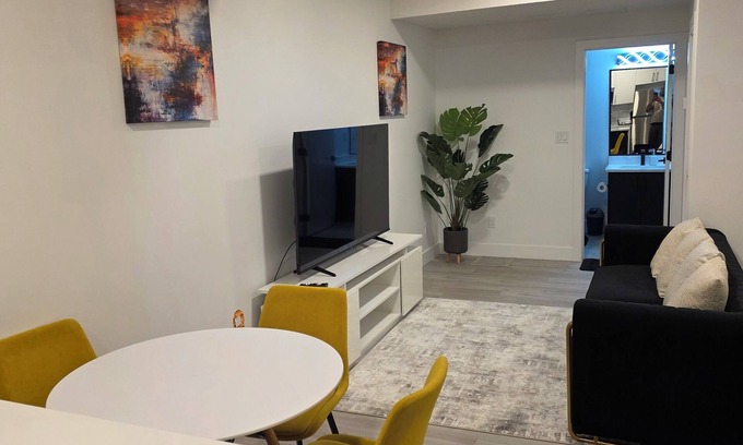 Northwest Edmonton Apartment | Cozy retreat