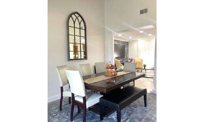 Ballast Point House | Cozy Retreat in the Heart of the City.