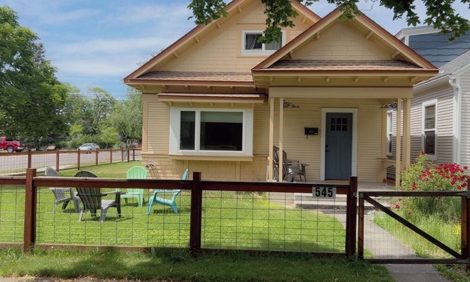 Rose Park House | Cozy Retreat on Blaine St. w/AC