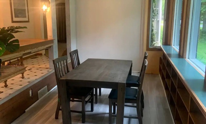 Ridgeway House | Cozy Ridgeway Cottage