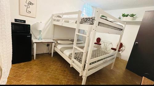 Caimito Bed & Breakfast | Cozy Room for 4 at San Juan Metro Area