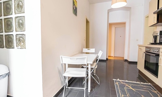 Brigittenau Apartment | Cozy Room Near U6 Dresdner Subway Line