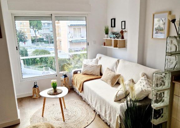 Playa Pobla de Farnals Apartment | Cozy Rustic Home