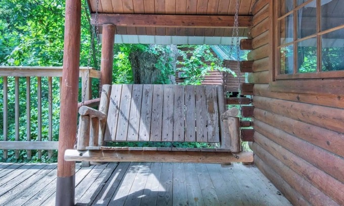 Bloomington Cabin | Cozy Rustic Cabin with Views