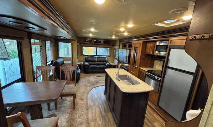 Prichard House | Cozy RV in Prichard with WiFi, AC