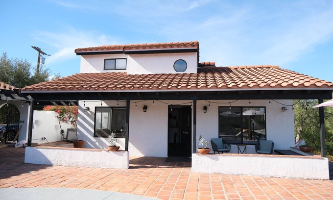 Ramona House | Cozy Spanish Casita w/Mountain View in Ramona