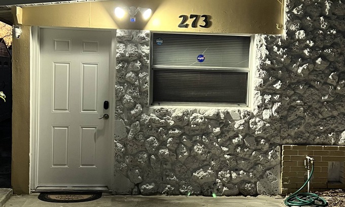 West Melbourne Apartment | Cozy Studio: 12 mins to Beach and a walk to Mall