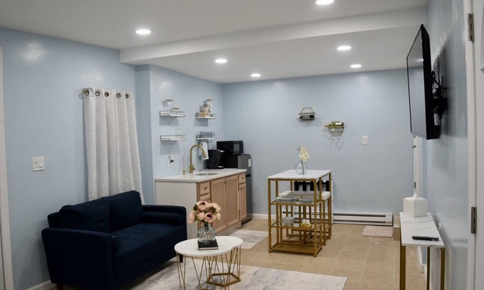 Alden Manor Apartment | Cozy Studio in Elmont.