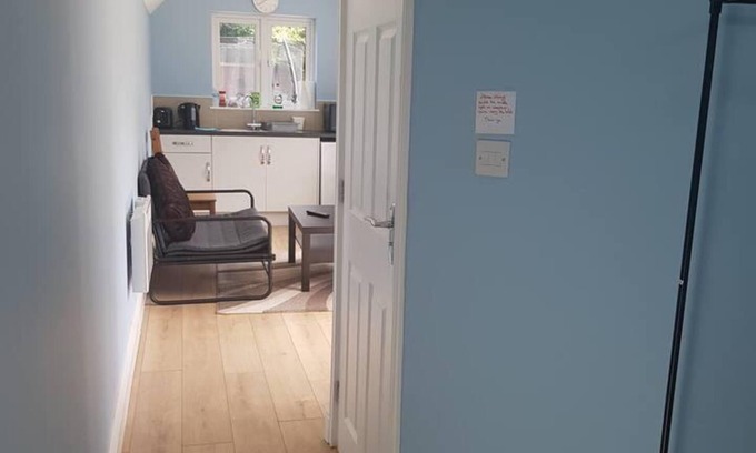 Luton Apartment | Cozy Studio in Luton