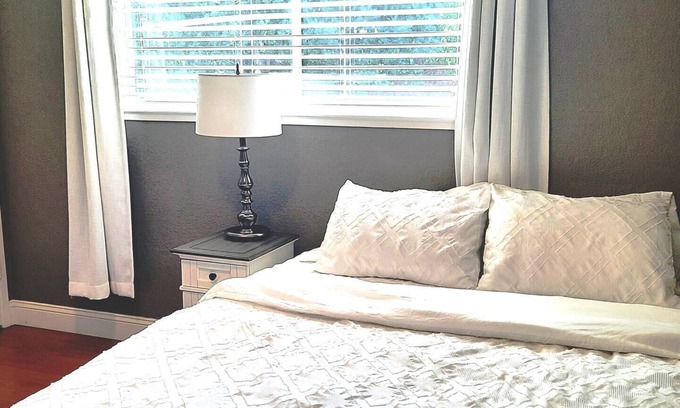 Walnut Creek House | Cozy Studio w/Kitchenette/Patio. Near Trail, BART & Downtown. Pet Friendly.