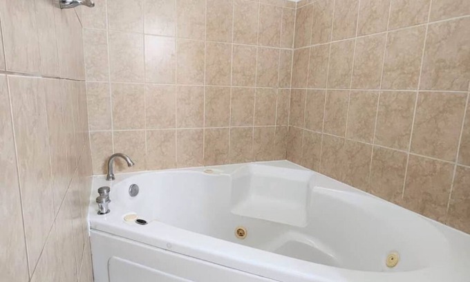 Cutler Bay Apartment | Cozy studio with WiFi and AC in charming Miami