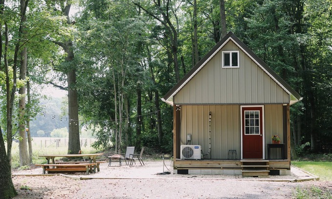Greenwood Cabin | Cozy tiny cabin with sunrise view! Short drive to beaches and turf.