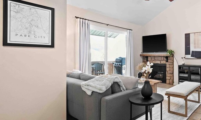 Kimball Junction Apartment | Cozy Top Floor Condo with Mountain Views