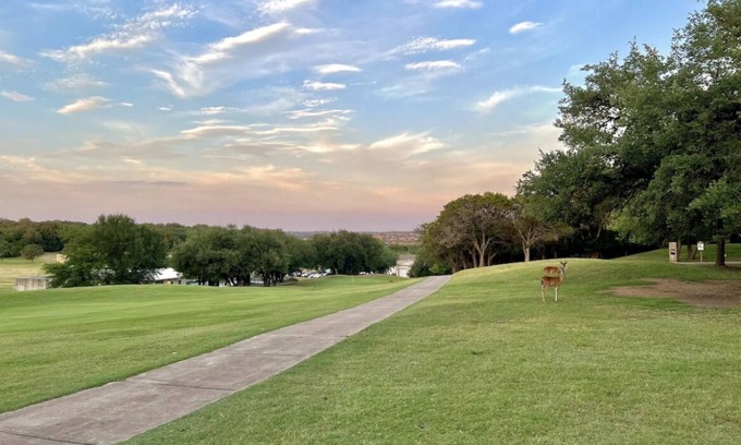 Point Venture House | Cozy Townhomes*Golf Course View*Sleeps 17