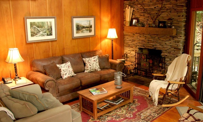 Burnsville Cabin | Cozy Treehouse By Mt. Mitchell Golf Course & Fishing