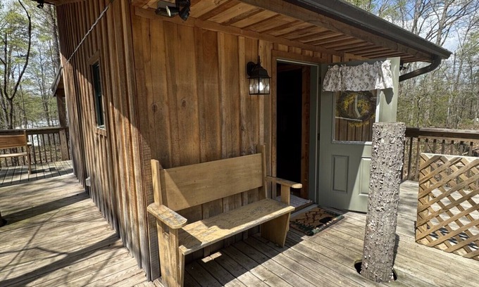 Walland Cabin | Cozy Treehouse in Walland. Queen bed, walk in shower, privacy, hot tub!