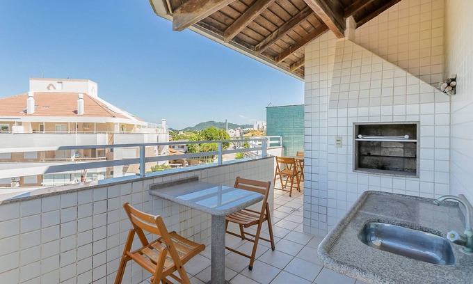 Cachoeira do Bom Jesus Apartment | Cozy Two-story House Just 120m From the Beach! EDE