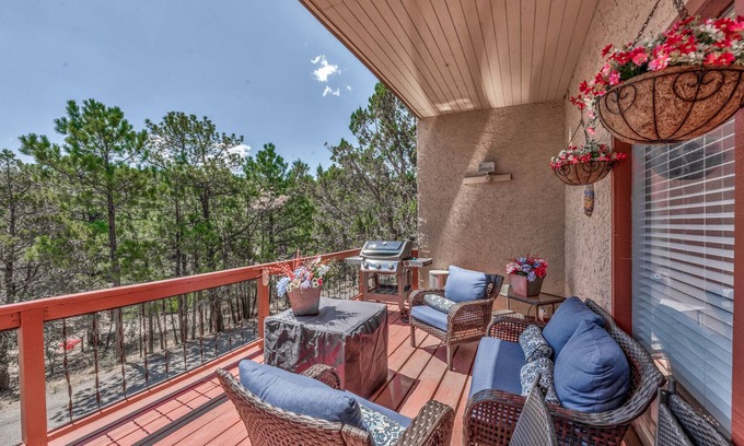 Alto Condo | Cozy Up Haus | Serene, Large Balcony, Game Room