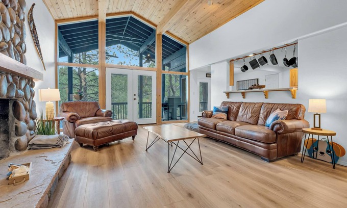 Flagstaff House | Cozy Urban Cabin Retreat in Flagstaff