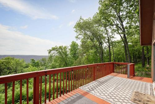 Paw Paw House | Cozy w 5 Private Acres Deck Grill & Dog Friendly