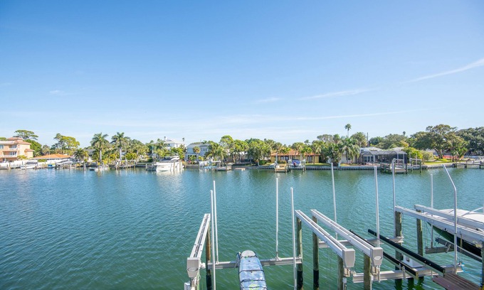 Belle Vista Condo | Cozy Waterfront Condo | Patio & Beach Access