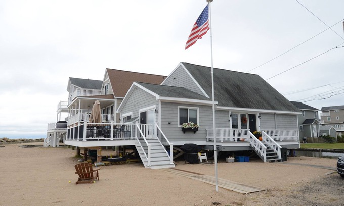 East Haven House | Cozy, year round beach cottage just steps to the water
