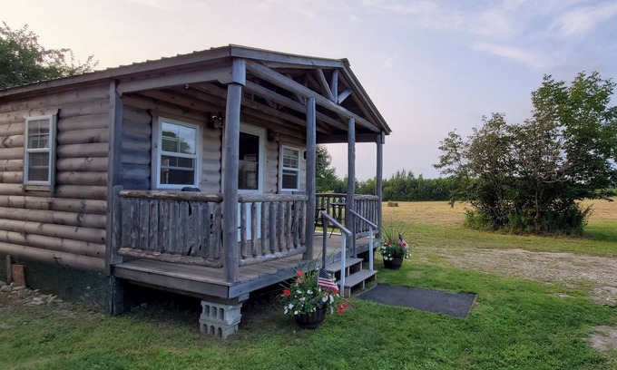 Ellsworth Cabin | Cozy year round cabin near Acadia and ATV trails, and pet friendly!