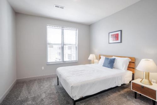 Downtown Cincinnati Apartment | CozySuites at the Banks gym pool 03