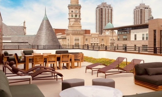Lockerbie Square Apartment | Cozysuites on Mass With Garage Parking 12