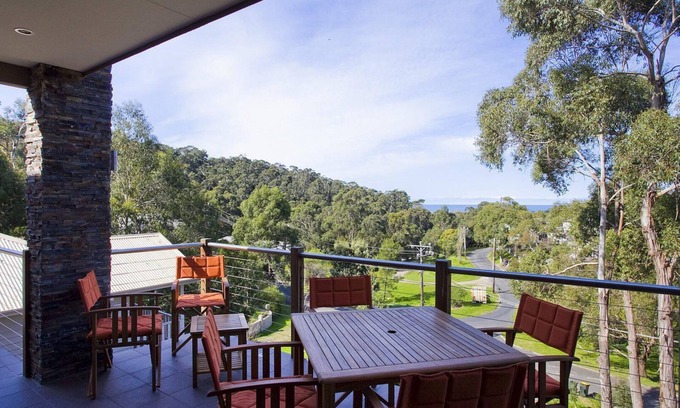 Lorne House | Craiglee - Spacious Family Holiday Home