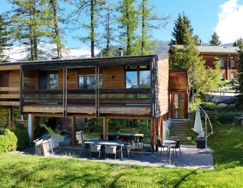 Lens Ski Chalet | Crans Montana under the stars