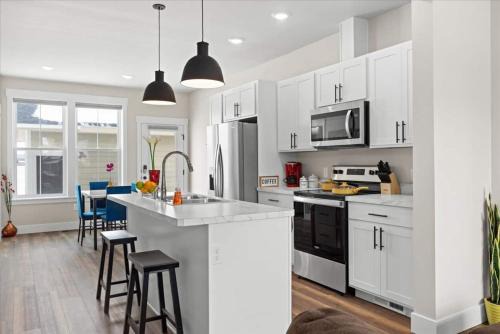 North Park House | Crash With Class In This Townhome
