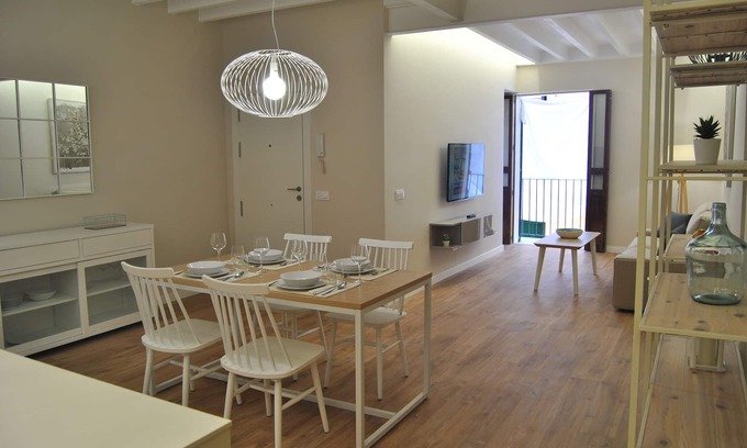 Old Town Apartment | Cream homes La Rambla, INTERIOR TOURISM Accommodation