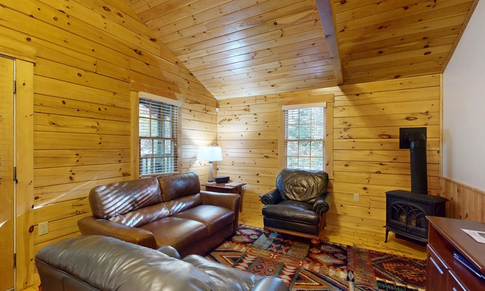 Northport Cabin | Create memories in this dog-friendly cabin w/fireplace, AC & near hiking