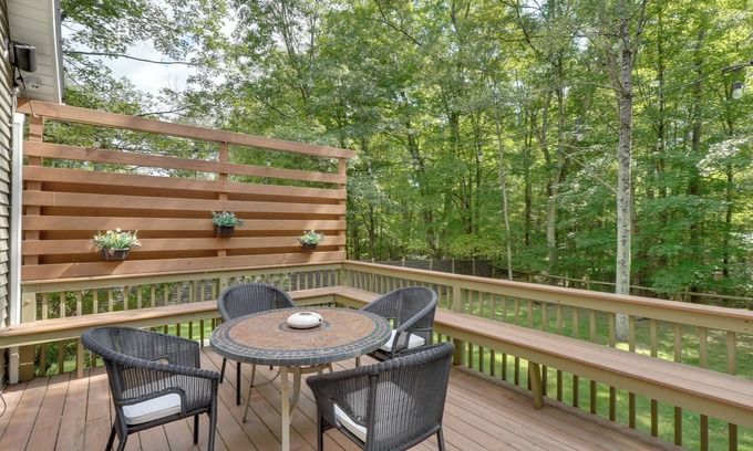 Phillipsport House | Creek Dips & S’mores: Catskills Gem