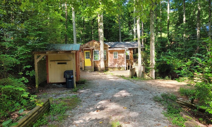 Rabun Gap Cabin | Creekside at the Wolffork Valley Chalet
