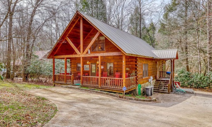 Epworth House | Creekside Comfort