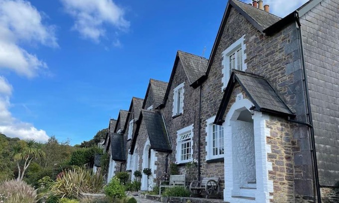 Kingswear House | Creekside Cottage 6 Church Park Kingswear