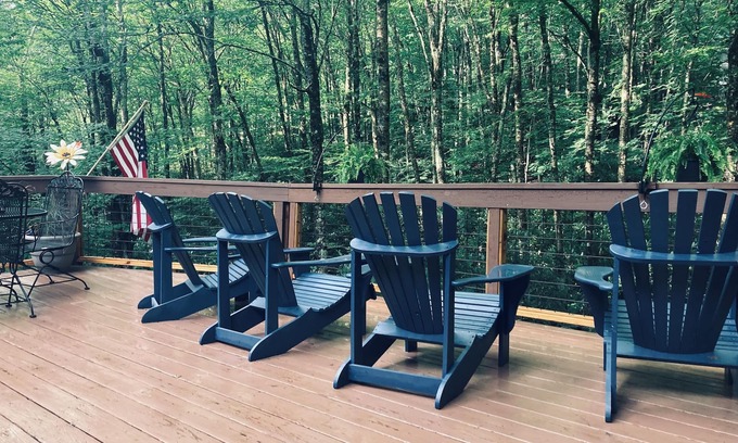Charter Hills House | Creekside Cub House on Beech