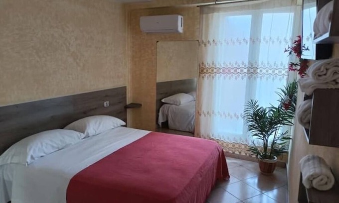 Nola Bed & Breakfast | Crisan b&b guesthouse 3