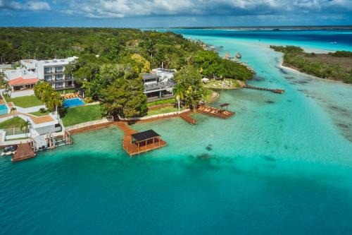 Chetumal Hotel | Cristalino Lagoon Front Hotel, Restaurant & Spa