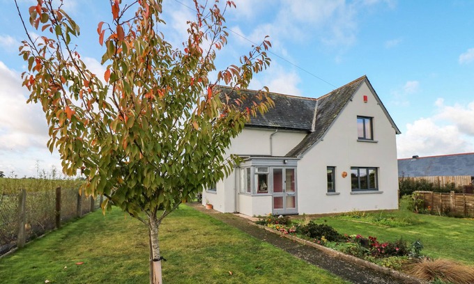 Whimple House | CROCKERNHAYES, pet friendly, character holiday cottage in Whimple