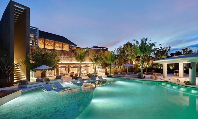 Jimbaran Hotel | Cross Bali Breakers