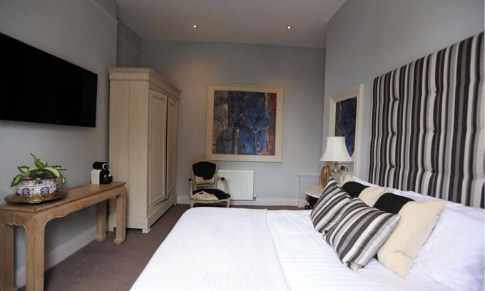 Holland Park Hotel | Crown and Sceptre