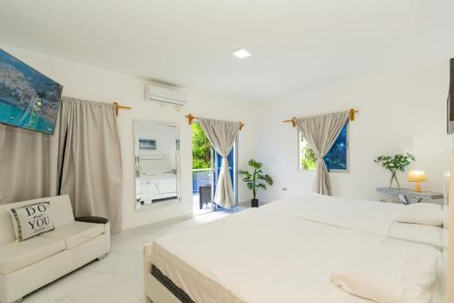 Barrio Las Yaguitas Apartment | Crown ll-3 Bedrooms-Pool-Close to everything!