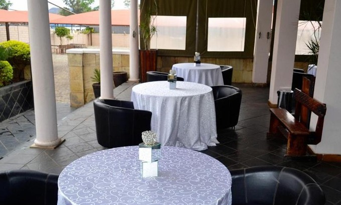 Ladysmith Hotel | Crown Hotel